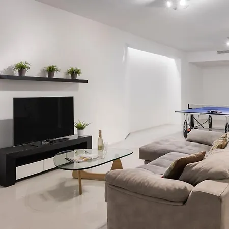 فيلة 6 Bed Villa Private Heated Pool @ 30º For Free أذيخي