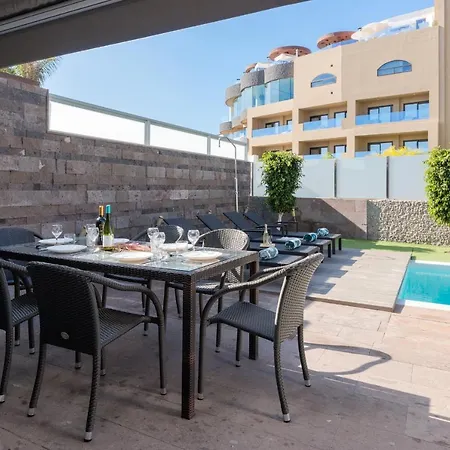 فيلة 6 Bed Villa Private Heated Pool @ 30º For Free أذيخي