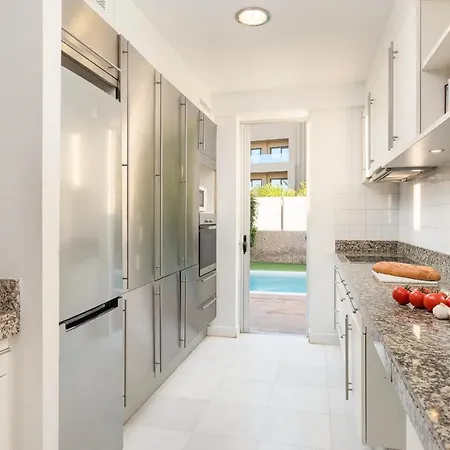 6 Bed Villa Private Heated Pool @ 30º For Free *